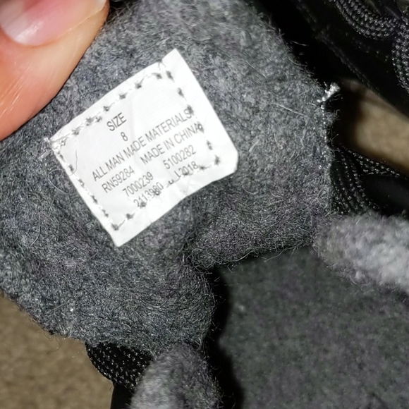 The Children's Place casual bootie 🥾 - Picture 6 of 6